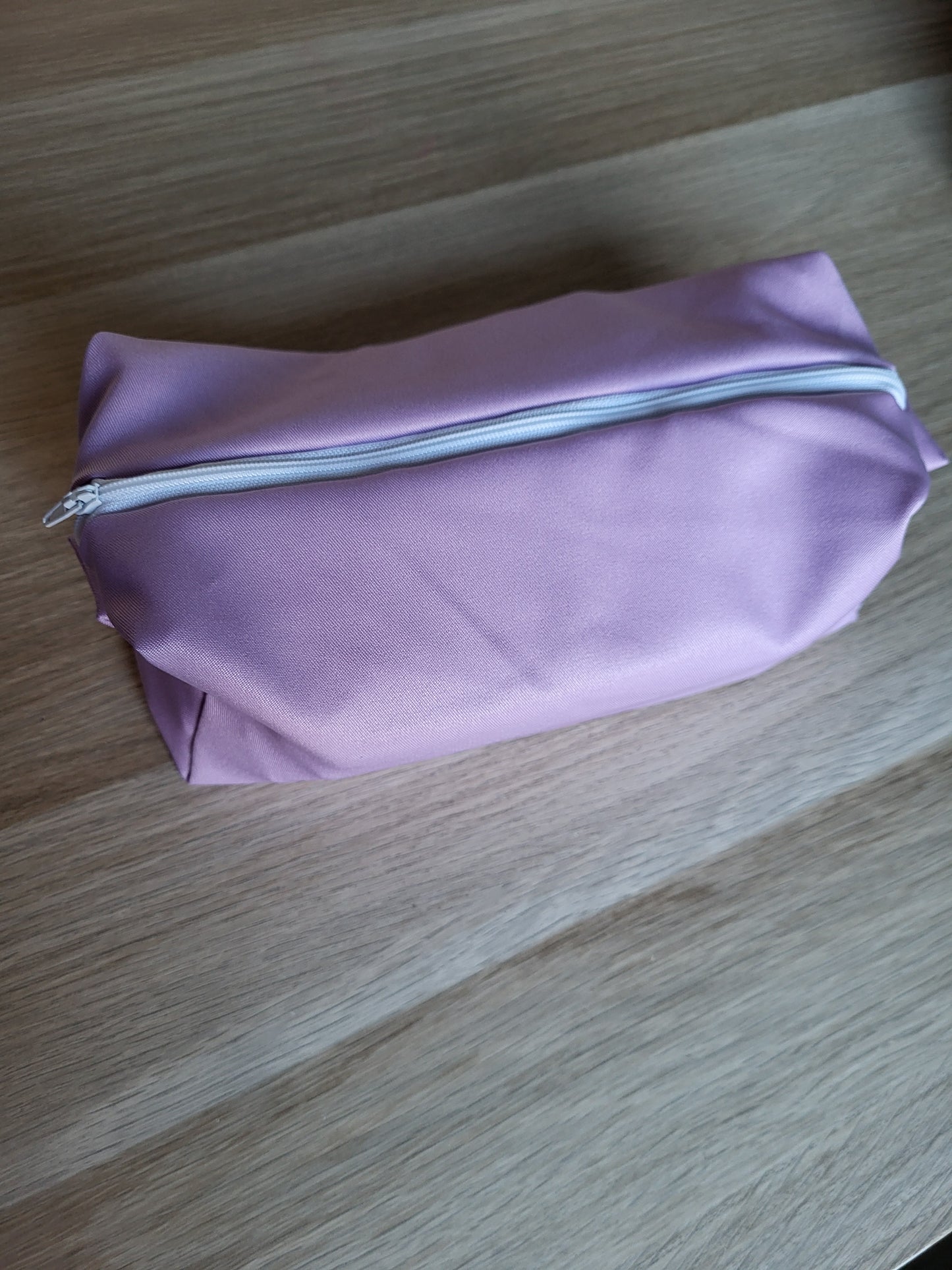 Trousse violette