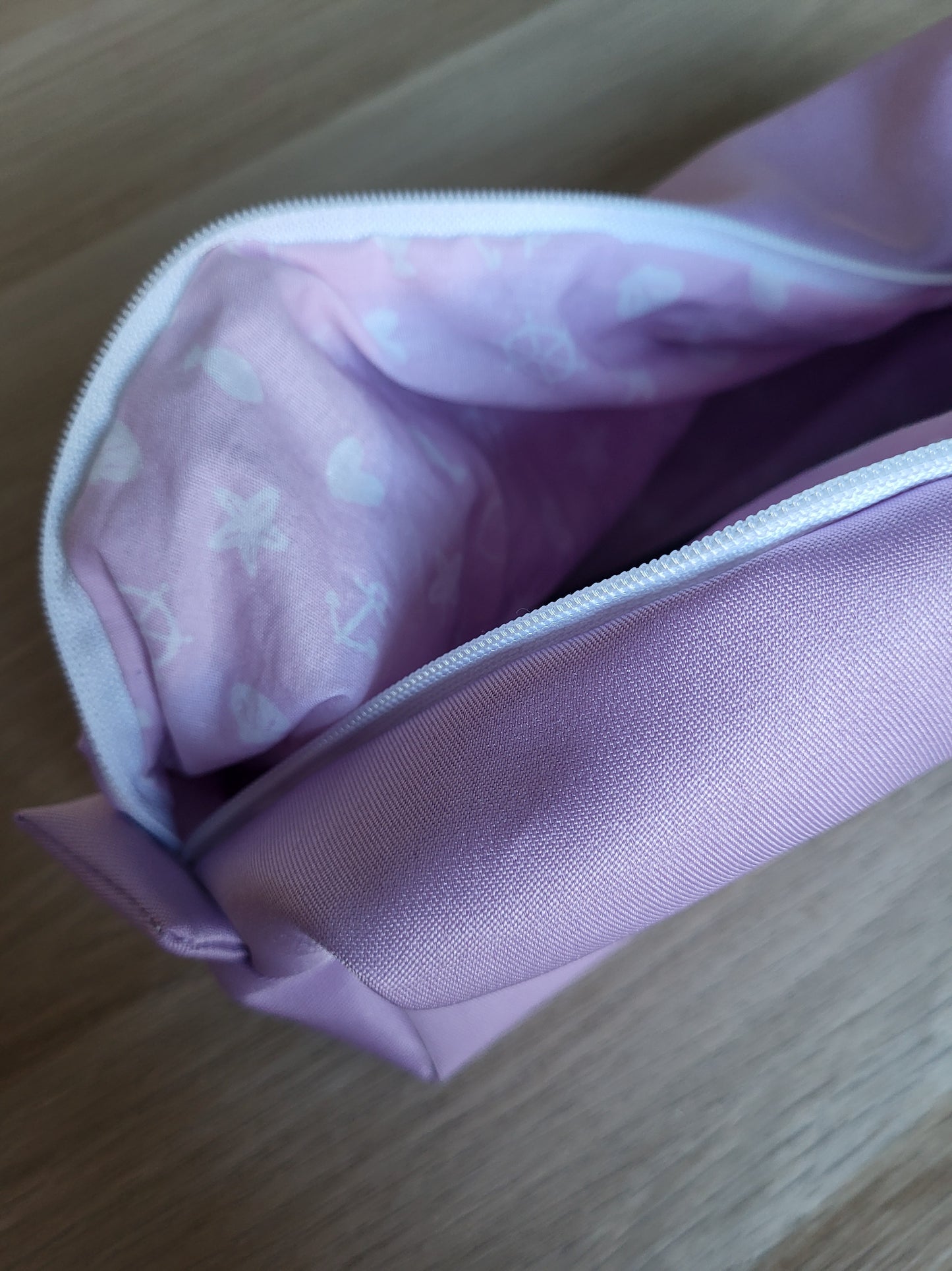 Trousse violette